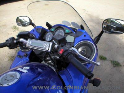 moto con equipo de sonido
