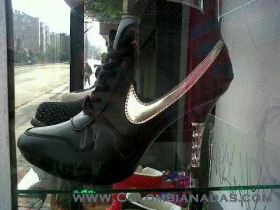 Nuevo Nike con tacon
