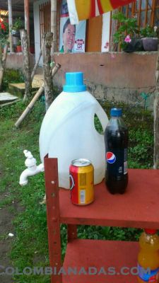 Tarro con llave
Gracias a @Angiegall_ego por su aporte
