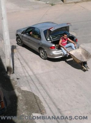Colombianadas en cucuta
miren que forma de llevar una carreta jajajaja
Keywords: la carreta