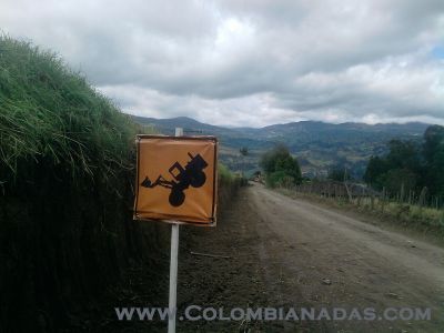 PELIGRO CAIDA DE MAQUINARIA PESADA
DEBERIAN ENVIAR UN MANUAL DE COMO UBICAR LA SEÑALIZACION DE UNA OBRA
Keywords: SEÑALIZACION;MAQUINARIA