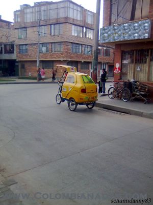 Bicitaxi
En Bogotá si saben que es un verdadero Bicitaxi.
Keywords: Bicitaxi