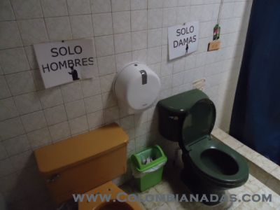 Baño unisex
Una solución muy práctica a la falta de espacio
Keywords: Baño;unisex;compartido