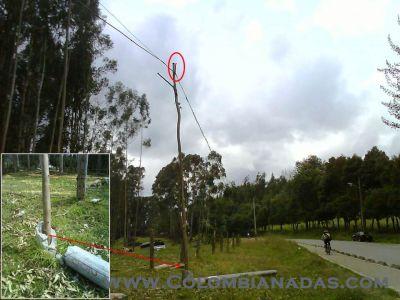 Recursivo
Para sostener el cable del teléfono se utiliza un palo
