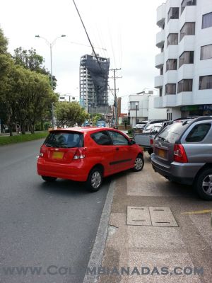 Un_compacto_parquea_donde_sea
