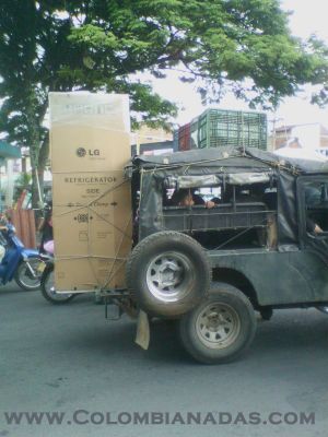 asi cargamos una nevera
una forma particular de transportar una nevera
