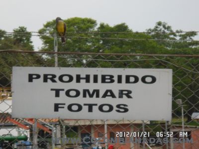 Prohibido Tomar fotos!!!!
y entonces cómo carajos hicieron... la dibujaron?
Keywords: fotos;prohibición